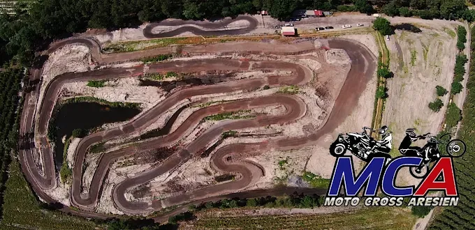 Vue générale du terrain de motocross d'Arès en Gironde